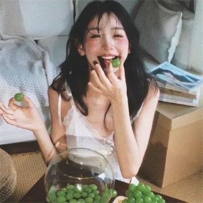 蓝天花朵
